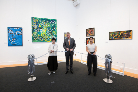 Officiating guests included the artist Zhao Hai Tien, UMAG Director Dr Florian Knothe and UMAG Associate Curator Dr Shuo Hua (from left to right).
 